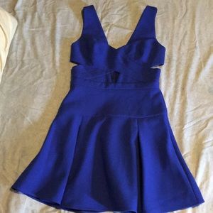 BCBG MaxAzria Women’s size 2 blue mini dress